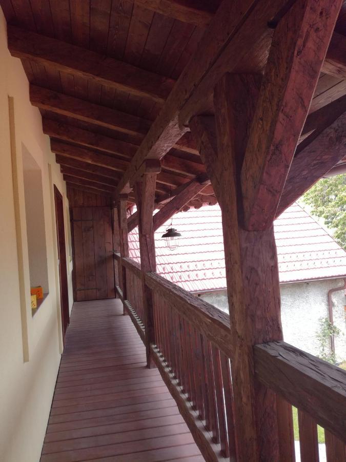 Na Letnim Byte Kouřim Exteriör bild